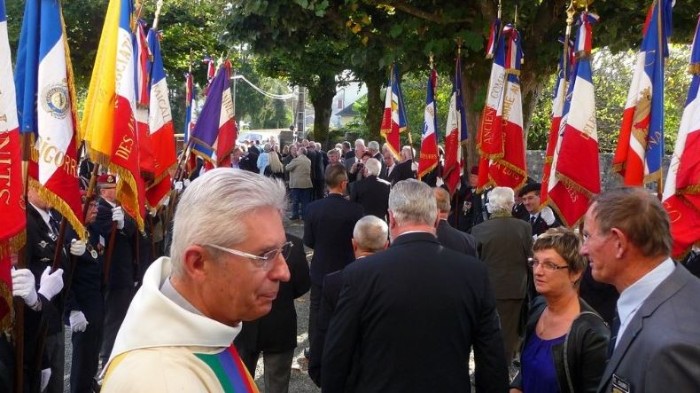 CLIQUEZ POUR VOIR LE REPORTAGE CLIQUEZ POUR VOIR LE REPORTAGE